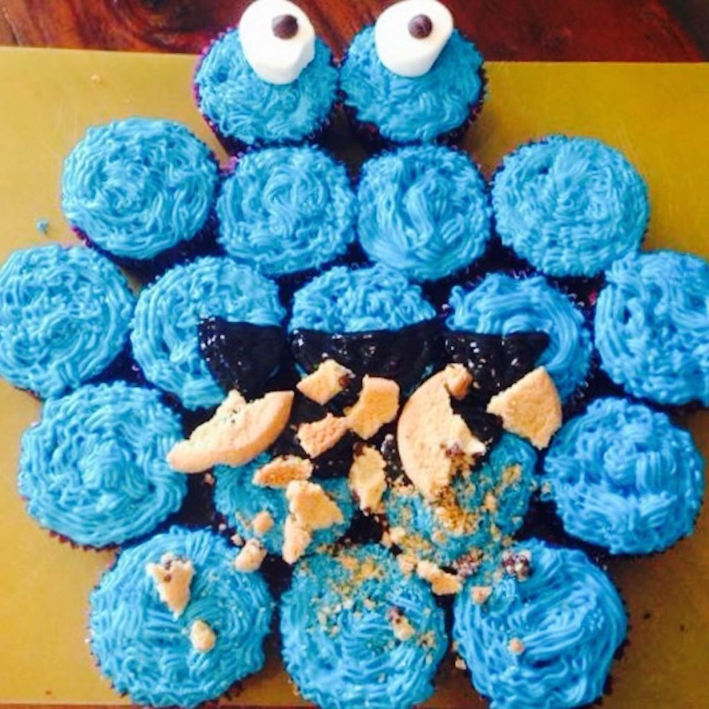 Cookie monster cupcake cake. 